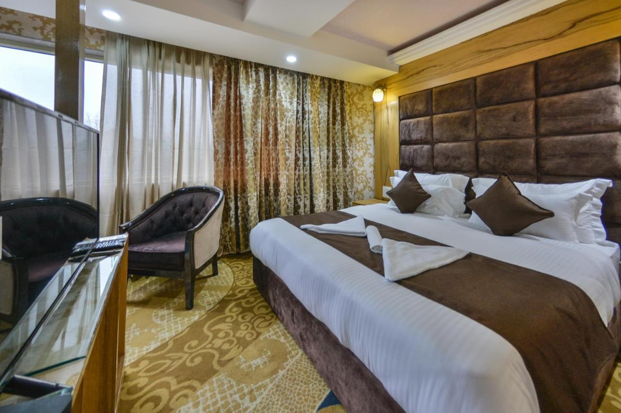 Hotel The Montreal Telbal Zewnętrze zdjęcie