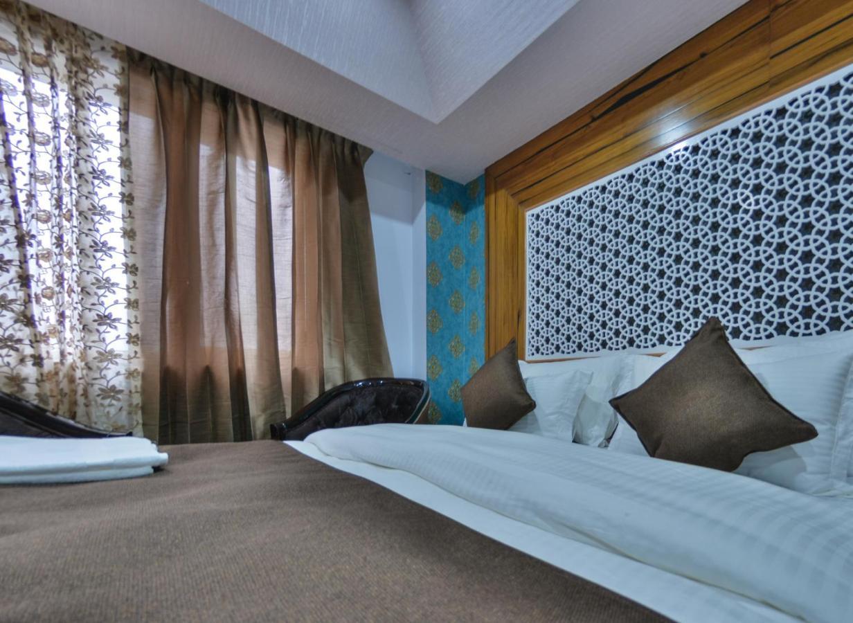 Hotel The Montreal Telbal Zewnętrze zdjęcie