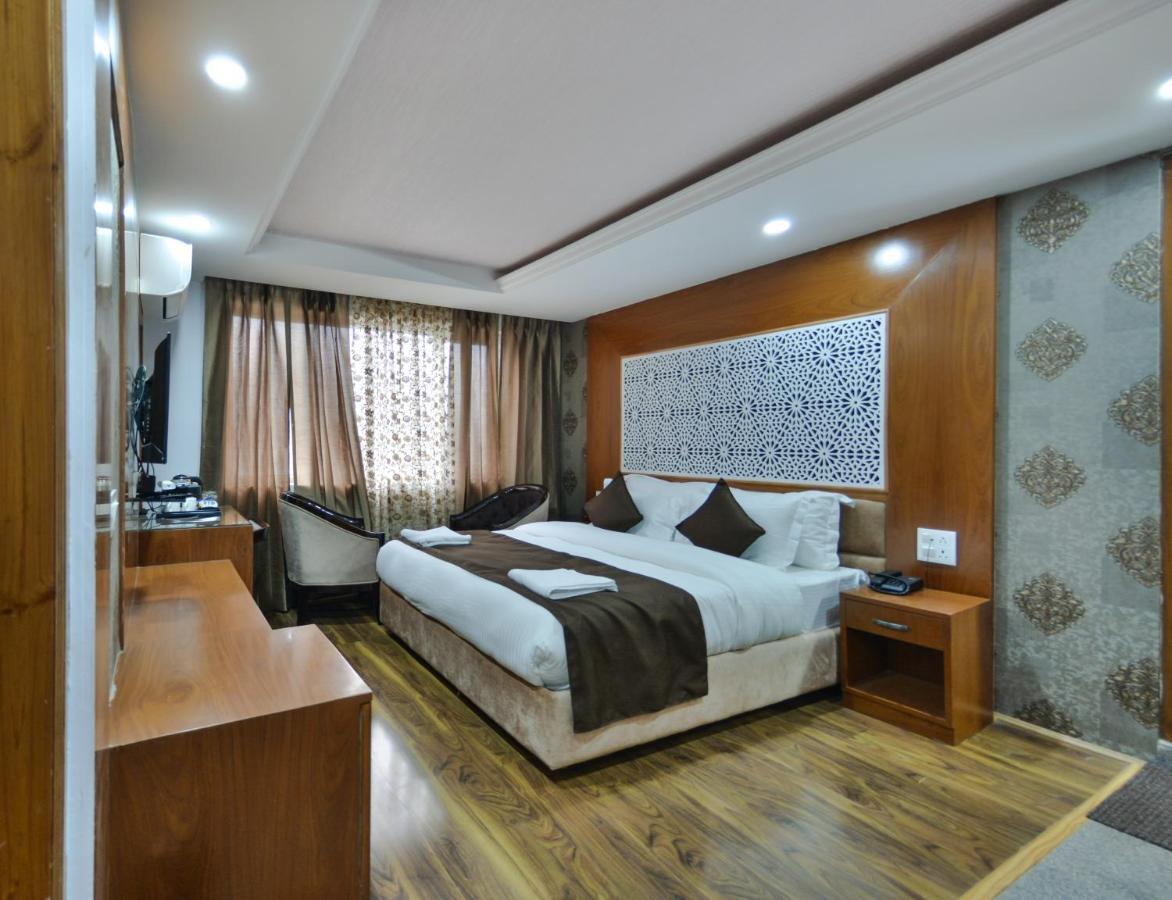 Hotel The Montreal Telbal Zewnętrze zdjęcie