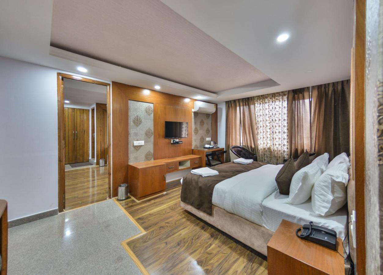 Hotel The Montreal Telbal Zewnętrze zdjęcie
