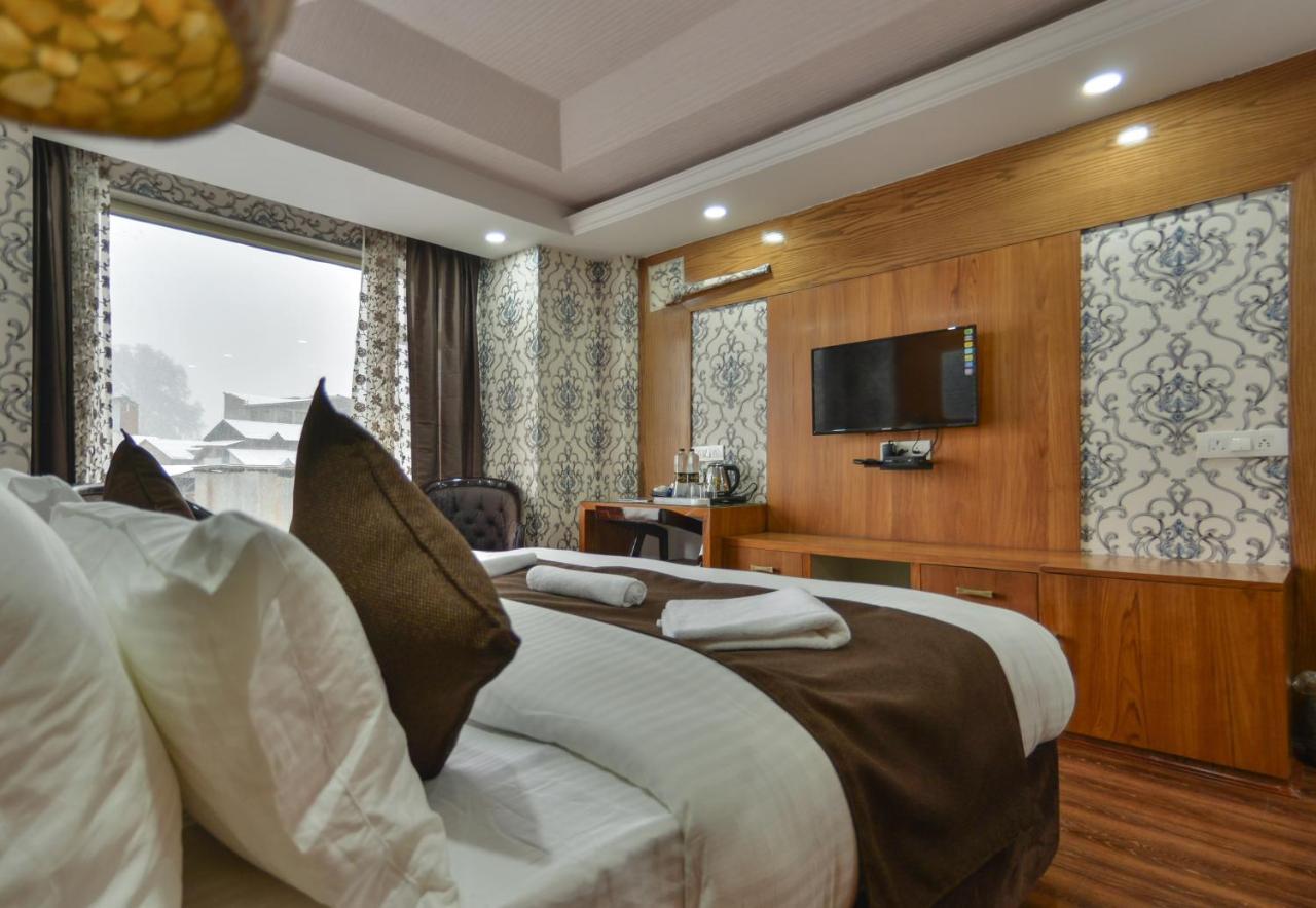 Hotel The Montreal Telbal Zewnętrze zdjęcie