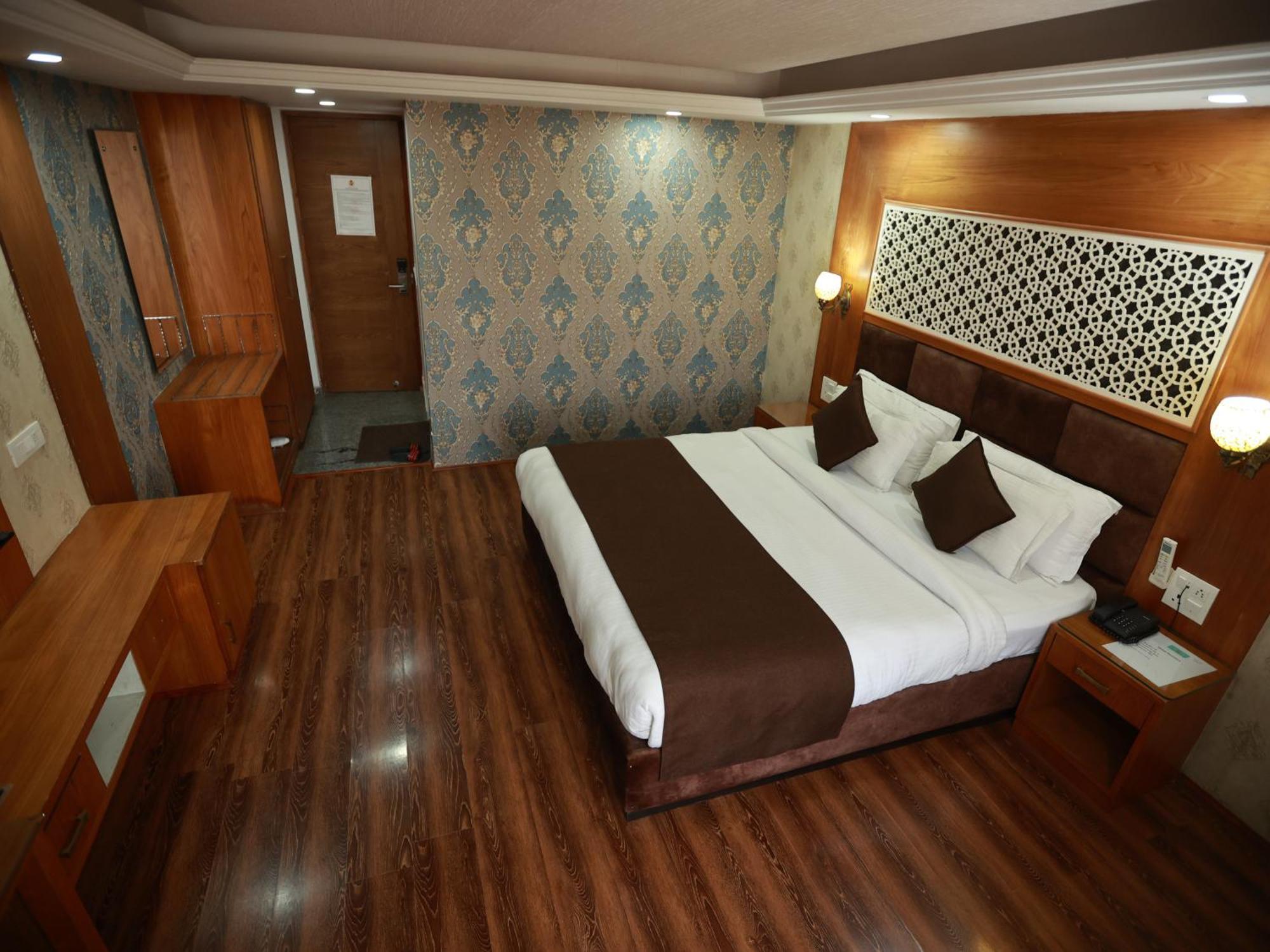 Hotel The Montreal Telbal Zewnętrze zdjęcie