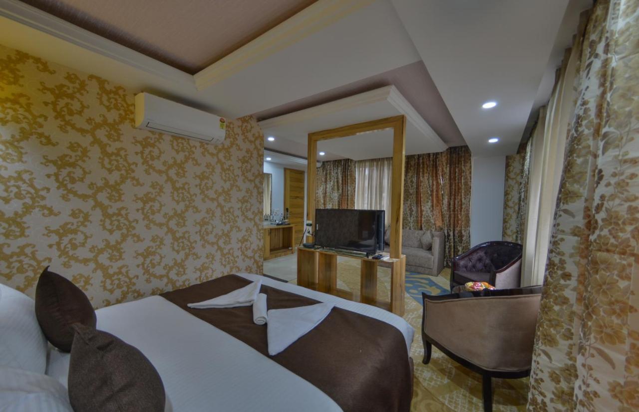 Hotel The Montreal Telbal Zewnętrze zdjęcie