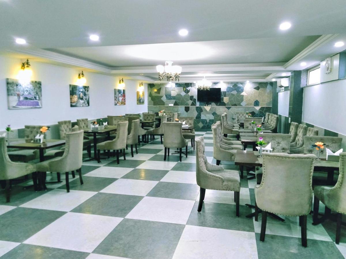 Hotel The Montreal Telbal Zewnętrze zdjęcie