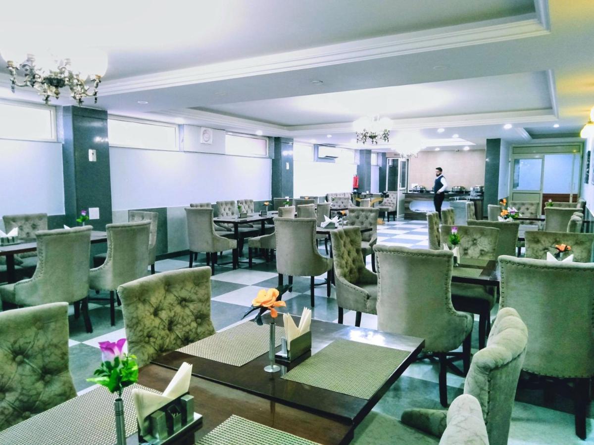 Hotel The Montreal Telbal Zewnętrze zdjęcie